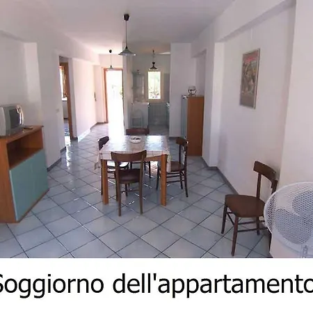 A Pochi Passi Dal Mare Apartmán *