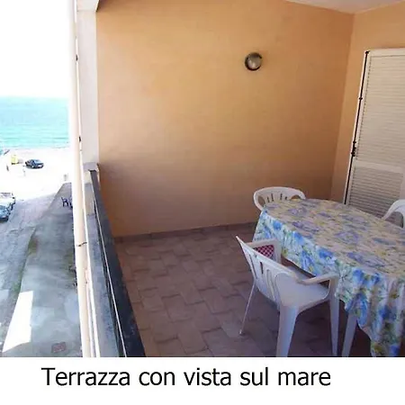 A Pochi Passi Dal Mare Apartmán *